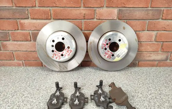 BMW 5 G30 G31 Front brake disc 8854273 715313