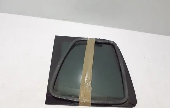Volkswagen Amarok Rear side window