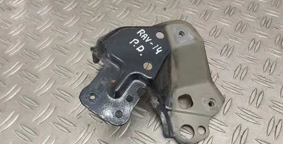 Toyota RAV 4 (XA40) Fender mounting bracket
