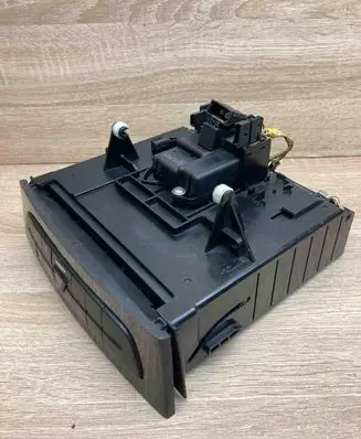 Mercedes-Benz E W211 CD/DVD changer A2116800552