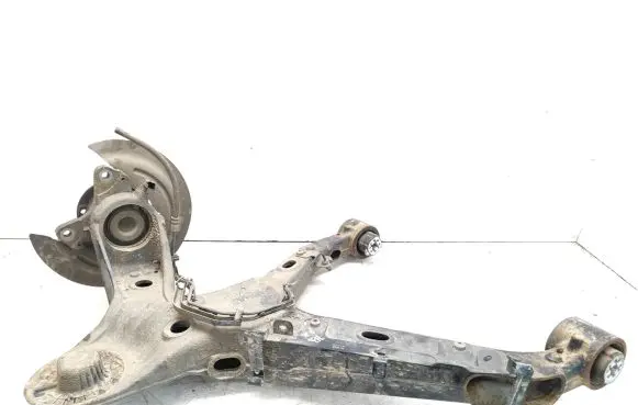 Peugeot Traveller Rear wheel hub spindle/knuckle 9820770580