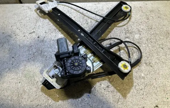 Mini Cooper Countryman R60 Rear door window regulator with motor 5YY0567 3P3813F 5000953