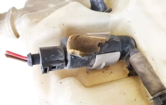 Skoda Superb B5 (3U) Headlight washer pump 