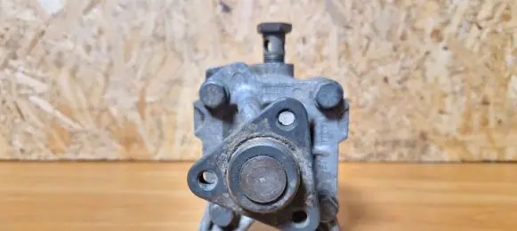 BMW 3 E36 Power steering pump 2106125