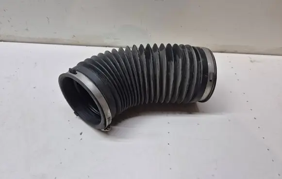 Chrysler Town & Country V Air intake hose/pipe 04861732AC