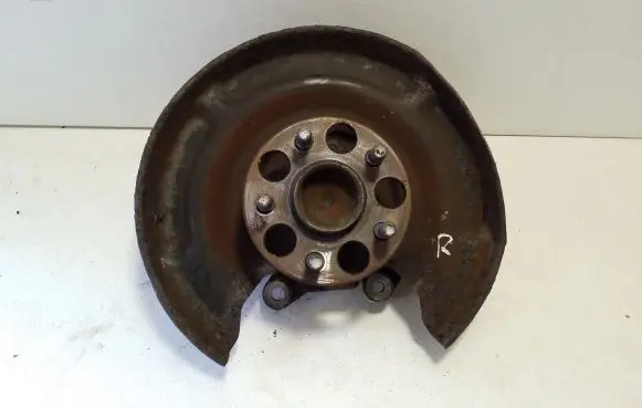 Lexus CT 200H Rear wheel hub