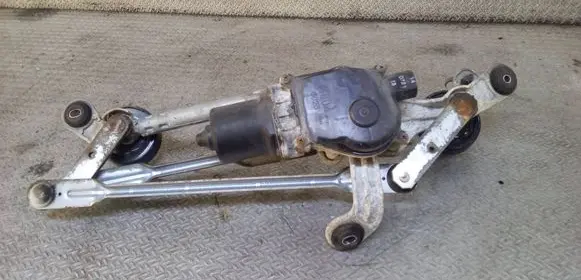 Nissan Note (E12) Front wiper linkage and motor 4804C023