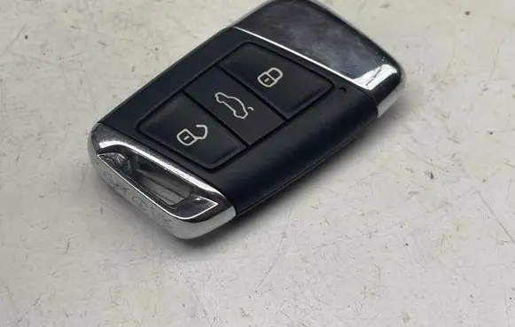 Volkswagen Golf VIII Rear glass lock/latch Q122 3V0959752N