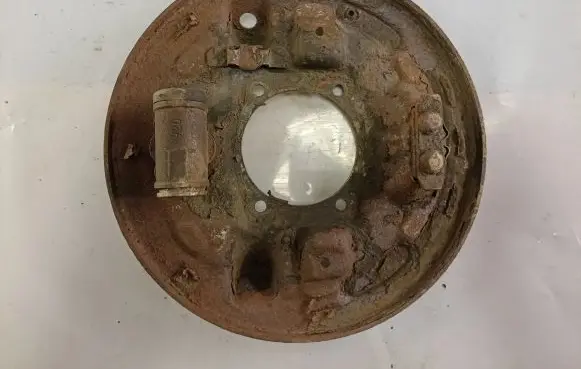 Suzuki Grand Vitara I Brake caliper pad carrier rear 0902R
