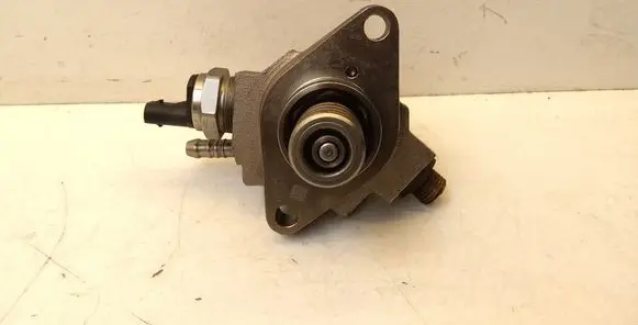 Skoda Fabia Mk3 (NJ) Fuel injection high pressure pump 04E127026AT