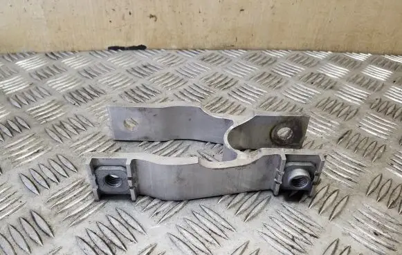 Volvo XC90 Engine mounting bracket 32139982