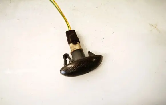 Peugeot 206 Front fender indicator light