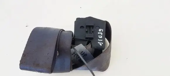 Middle seatbelt buckle (rear)