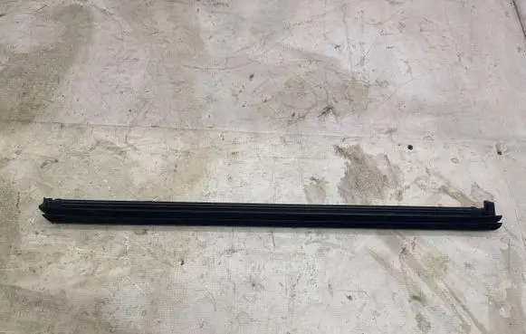 Peugeot 308 Rear door glass trim molding 9837782980