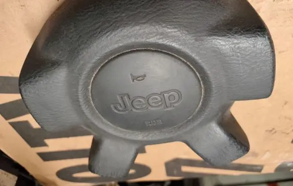 Jeep Cherokee III KJ Steering wheel airbag 5GG30TRMAF