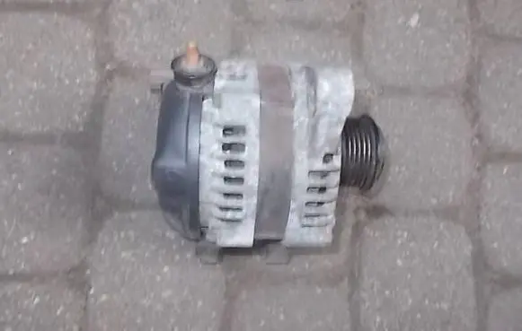 KIA Sportage Generator/alternator 37300-2F200