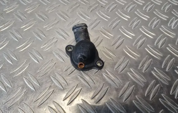 Volkswagen PASSAT B8 Engine coolant pipe/hose 04L121131AA