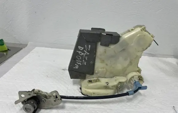 Honda Jazz Front door lock