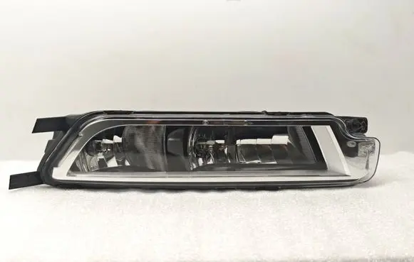Volkswagen PASSAT B8 Front fog light 3G0941662J 1NA01183912