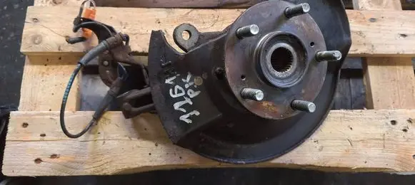 Honda FR-V Front wheel hub 