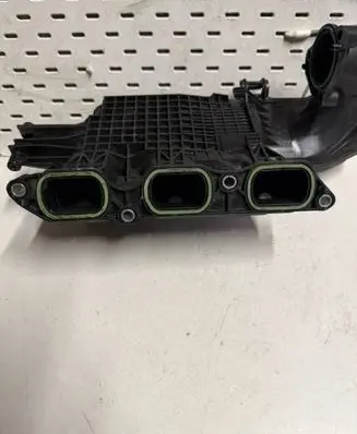 Volkswagen Polo VI Intake manifold 05C129711A 05C129709E