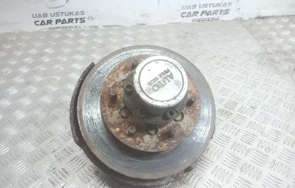Mitsubishi Pajero Front wheel hub spindle knuckle