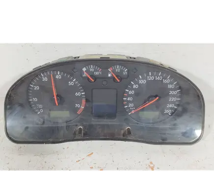 Volkswagen PASSAT B5 Speedometer (instrument cluster) 3B0920822 110000961