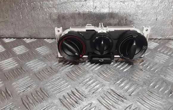 Audi A3 S3 8L Climate control unit 8L0819045A