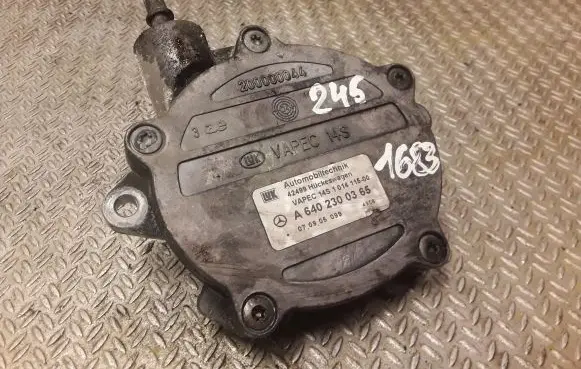 Mercedes-Benz B W245 Vacuum pump 6402300365 A6402300365