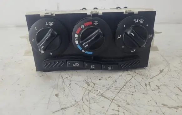 Mercedes-Benz A W168 Climate control unit 1688300485