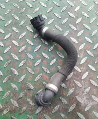 BMW X5 E70 Engine coolant pipe/hose 7557185