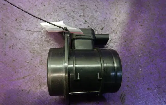 Skoda Fabia Mk2 (5J) Mass air flow meter RIAU023