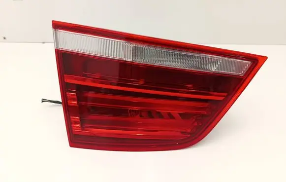 Tailgate rear/tail lights