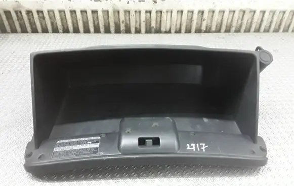 Toyota Corolla Verso E121 Glove box