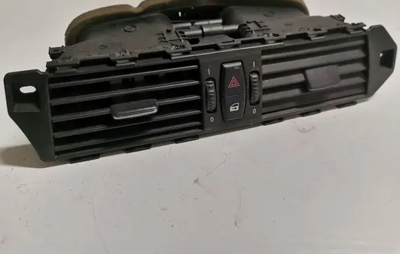 BMW 5 E60 E61 Dash center air vent grill 7009275 6910734