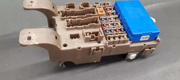 Toyota Corolla E120 E130 Comfort/convenience module 82641-02040