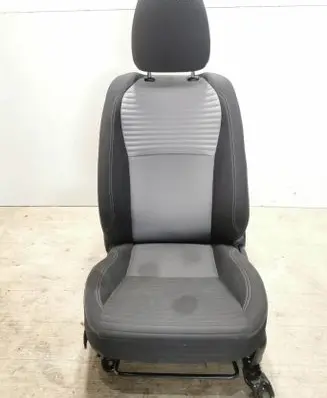 Toyota Yaris Front driver seat A40041458a2l