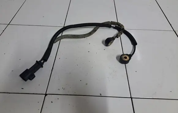 Volvo XC70 Detonation knock sensor 0261231142