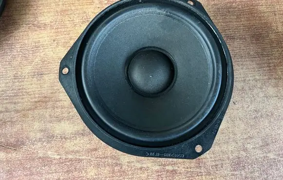 Opel Zafira B Front door speaker 24423552