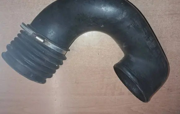 Mercedes-Benz W123 Air intake duct part 1020941511