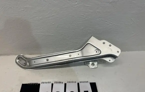 MG HS Headlight/headlamp mounting bracket 10451847