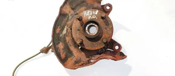 Front wheel hub