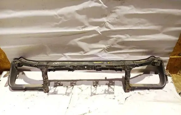 Chrysler 300 - 300C Radiator support slam panel