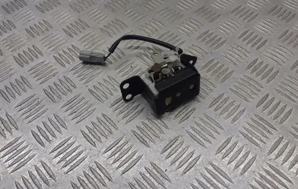 Honda CR-V Tailgate lock latch 