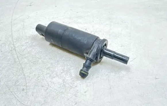 Mercedes-Benz S W220 Windshield washer spray nozzle 2108691221