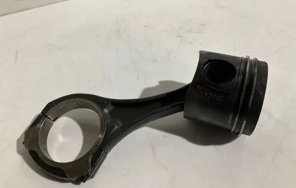 Mercedes-Benz E W211 Piston 64212