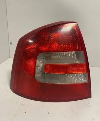 Skoda Octavia Mk2 (1Z) Rear/tail lights 1Z5945111A 1Z5945095A