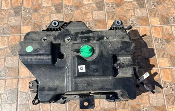 Renault Trafic III (X82) AdBlue liquid reservoir 204629323R 93460228