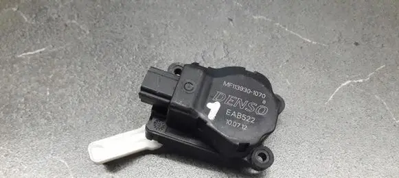 Jaguar XF X250 A/C air flow flap actuator/motor 