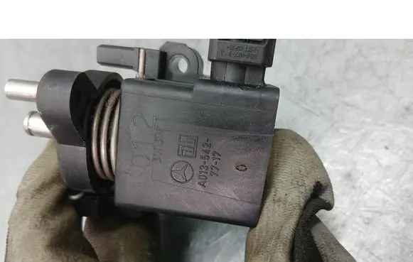 Mercedes-Benz Vaneo W414 Accelerator pedal position sensor A013-542-77-17